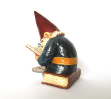 Gnome reading a book, David the Gnome, Design by Rien Poortvliet, bookend.