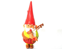 Bagpipe playing gnome, David the Gnome figurine with kilt, Rien Poortvliet, Pocket gnome miniature scottish gnome.