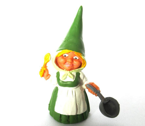 Gnome figurine in Green dress after a design by Rien Poortvliet, Brb Gnome cooking, Lisa the Gnome with cooking pan.