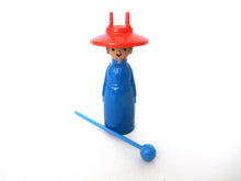 Knitting Nancy, Vintage Plastic Jean Spool made in West-Germany, Spool Knitter, French Knitting, Bobbin Doll, Knitting doll.