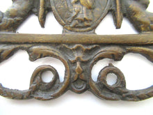 Stunning Antique Drawer Handle with keyhole. Width: 6 1/2 Inch, Embellishment, Escutcheon, Restoration hardware.