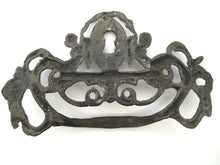 Stunning Antique Drawer Handle with keyhole. Width: 6 1/2 Inch, Embellishment, Escutcheon, Restoration hardware.