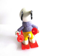 UpperDutch:,Peanuts Snoopy Skiing PVC Figurine, United Feature '66.