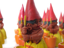 UpperDutch:,1 (ONE) David the Gnome figurine after a design by Rien Poortvliet. BRB / Startoys figurines. David el gnomo. Cooking, Sturring.
