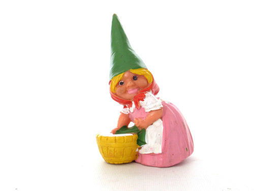 UpperDutch:,1 (ONE) Gnome doing laundry figurine, Gnome after a design by Rien Poortvliet, Brb Gnome, Lisa the Gnome. Washing clothes.