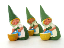 UpperDutch:,1 (ONE) Gnome doing laundry figurine, Gnome after a design by Rien Poortvliet, Brb Gnome, Lisa the Gnome. Washing clothes.