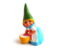 UpperDutch:,1 (ONE) Gnome doing laundry figurine, Gnome after a design by Rien Poortvliet, Brb Gnome, Lisa the Gnome. Washing clothes.