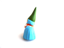 UpperDutch:,1 (ONE) Gnome doing laundry figurine, Gnome after a design by Rien Poortvliet, Brb Gnome, Lisa the Gnome. Washing clothes.