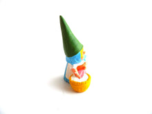 UpperDutch:,1 (ONE) Gnome doing laundry figurine, Gnome after a design by Rien Poortvliet, Brb Gnome, Lisa the Gnome. Washing clothes.