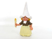 UpperDutch:,1 (ONE) Gnome figurine, Gnome after a design by Rien Poortvliet, Brb Gnome, Dutch farmer wheat Gnome traditional.