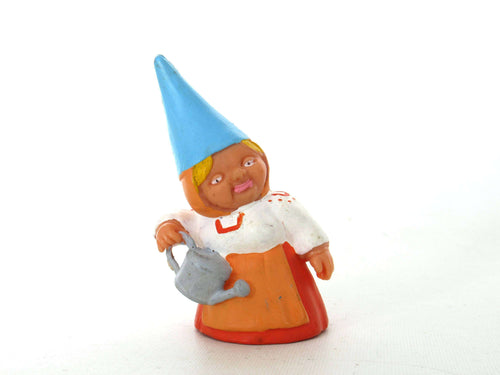 UpperDutch:,1 (ONE) Gnome figurine with watering can, Gnome after a design by Rien Poortvliet, Brb Gnome, Lisa the Gnome. Watering plants.