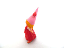 UpperDutch:,1 (ONE) Ice skating Gnome figurine, Gnome after a design by Rien Poortvliet, Brb Gnome, Lisa the Gnome.