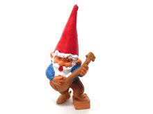 UpperDutch:,1 (ONE) Music Gnome figurine, Banjo playing gnome. After a design by Rien Poortvliet, Brb collectible pocket, miniature gnome.