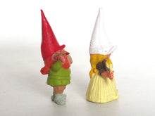 UpperDutch:,1 (ONE) Set of 2 Gnome figurines, Vincent van Gogh and Female in Dutch Costume. After a design by Rien Poortvliet, BRB gnomes.
