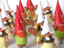 UpperDutch:,1 (ONE) Set of 2 Gnome figurines, Vincent van Gogh and Female in Dutch Costume. After a design by Rien Poortvliet, BRB gnomes.