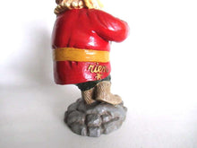 UpperDutch:,11 INCH red Rien Poortvliet pointing Gnome figurine, Lean leaning, David the gnome, Klaus Wickl.