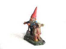 UpperDutch:,'Al with Mouse' Gnome with shovel and mouse figurine. Part of the 2001 Classic Gnomes series designed by Rien Poortvliet
