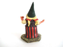 UpperDutch:Gnome,'Barbara' Singing gnome figurine after a design by Rien Poortvliet. Part of the Classic Gnomes series designed by Rien Poortvliet