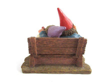 UpperDutch:,Classic Gnomes 'Love Forever' Gnome figurine after a design by Rien Poortvliet.