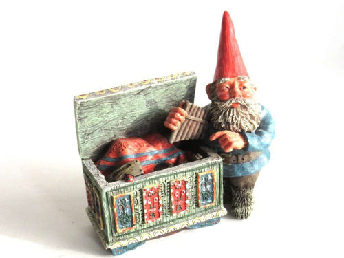 UpperDutch:,Classic Gnomes 'Max' after a design by Rien Poortvliet, Gnome with chest.