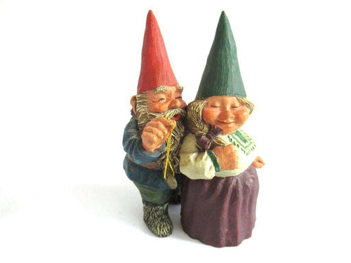 UpperDutch:Gnome,Classic Gnomes 'Richard and Rosemary' gnome figurine after a design by Rien Poortvliet.