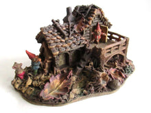 UpperDutch:,Classic Gnomes Villages 'Gnome-house and mouse' after a design by Rien Poortvliet Gnome figurine.