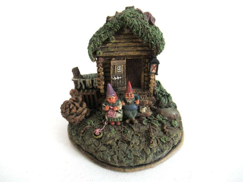 UpperDutch:Gnome,Classic Gnomes Villages 'Gnome Sweet Home' Gnome figurine after a design by Rien Poortvliet.