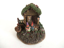 UpperDutch:Gnome,Classic Gnomes Villages 'Gnome Sweet Home' Gnome figurine after a design by Rien Poortvliet.