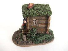 UpperDutch:Gnome,Classic Gnomes Villages 'Gnome Sweet Home' Gnome figurine after a design by Rien Poortvliet.