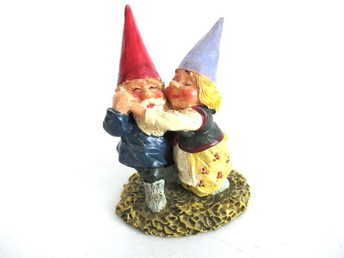 UpperDutch:Gnome,Dancing Gnome couple after a design by Rien Poortvliet