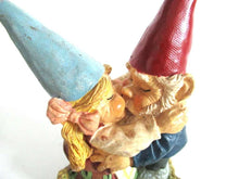 UpperDutch:Gnome,Dancing Gnome couple, kissing gnome couple. David the gnome after a design by Rien Poortvliet.
