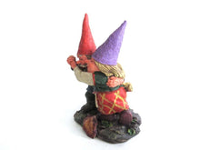 UpperDutch:Gnome,Dancing gnome couple Rien Poortvliet gnome firgurine. Classic Gnomes series 'Fryda and Fred Dancing'. AAAAAAA International Co. Ltd