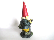 UpperDutch:Gnome,David the Gnome with hand water pump after a design by Rien Poortvliet.