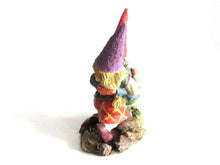 UpperDutch:,'Fryda and Fred Dancing' Rien Poortvliet gnome firgurine. Dancing Gnome couple. Dutch Classic Gnomes series. AAAAAAA International Co. Ltd.