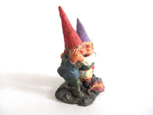 UpperDutch:Gnome,'Fryda and Fred Dancing' Rien Poortvliet gnome firgurine. Dancing Gnome couple. Dutch Classic Gnomes series. AAAAAAA International Co. Ltd.