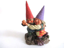 UpperDutch:Gnome,'Fryda and Fred Dancing' Rien Poortvliet gnome firgurine. Dancing Gnome couple. Dutch Classic Gnomes series. AAAAAAA International Co. Ltd.