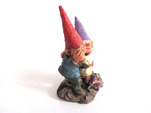 UpperDutch:Gnome,'Fryda and Fred Dancing' Rien Poortvliet gnome firgurine. Dancing Gnome couple. Dutch Classic Gnomes series. AAAAAAA International Co. Ltd.