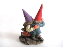 UpperDutch:Gnome,'Fryda and Fred Dancing' Rien Poortvliet gnome firgurine. Dancing Gnome couple. Dutch Classic Gnomes series. AAAAAAA International Co. Ltd.