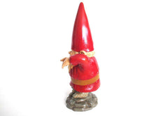 UpperDutch:Gnome,Garden Gnome, 11 INCH red Rien Poortvliet pointing Gnome figurine, Lean leaning, David the gnome, Klaus Wickl.