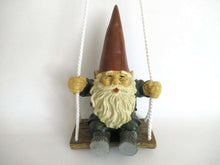 UpperDutch:Gnome,Garden gnome on Swing. Rien Poortvliet, David the Gnome.