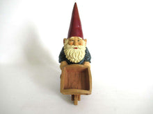 UpperDutch:Gnome,Garden Gnome with wheelbarrow after a design by Rien Poortvliet, David the Gnome.
