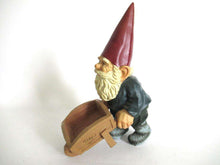 UpperDutch:Gnome,Garden Gnome with wheelbarrow after a design by Rien Poortvliet, David the Gnome.
