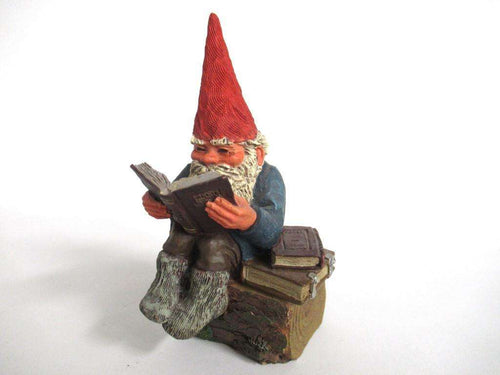 UpperDutch:Gnome,'Gideon' Reading Gnome figurine. Classic gnomes series 1993 Designed by Rien Poortvliet.