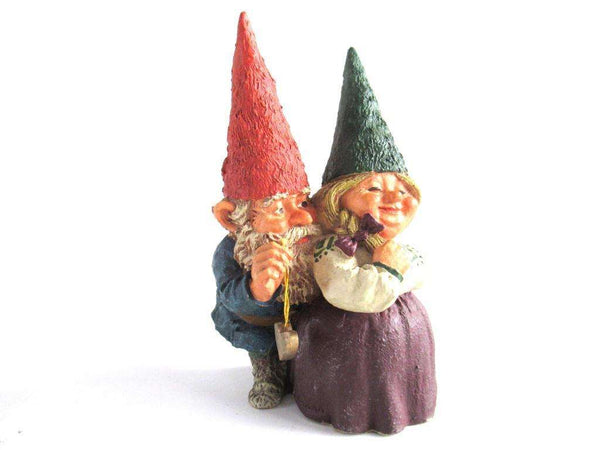 UpperDutch:,Gnome couple 'Richard and Rosemary' after a design by Rien Poortvliet.
