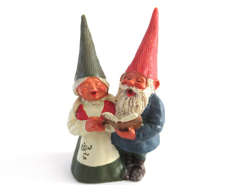 UpperDutch:Gnome,Gnome figurine, Mary and Michael, Klaus Wickl 1993, Enesco, Rien Poortvliet, Miniature collectible gnomes, Gnomes Caroling.