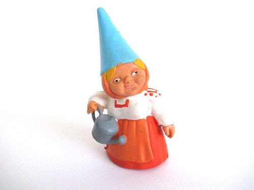 UpperDutch:Gnome,Gnome figurine with watering can, Gnome after a design by Rien Poortvliet, Brb Gnome, Lisa the Gnome. Watering plants.