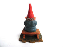 UpperDutch:Gnome,'Grandfather' Pipe smoking gnome figurine. Part of the 2001 Classic Gnomes & Friends series designed by Rien Poortvliet