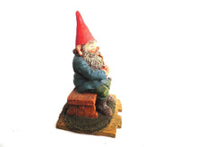 UpperDutch:Gnome,'Grandfather' Pipe smoking gnome figurine. Part of the 2001 Classic Gnomes & Friends series designed by Rien Poortvliet