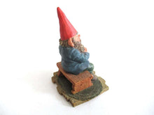 UpperDutch:Gnome,'Grandfather' Pipe smoking gnome figurine. Part of the 2001 Classic Gnomes & Friends series designed by Rien Poortvliet