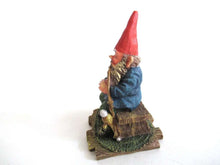 UpperDutch:Gnome,'Grandfather' Pipe smoking gnome figurine. Part of the 2001 Classic Gnomes & Friends series designed by Rien Poortvliet